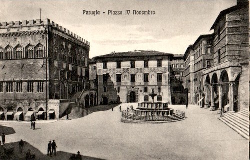 Perugia piazza novembre - piazza, iv